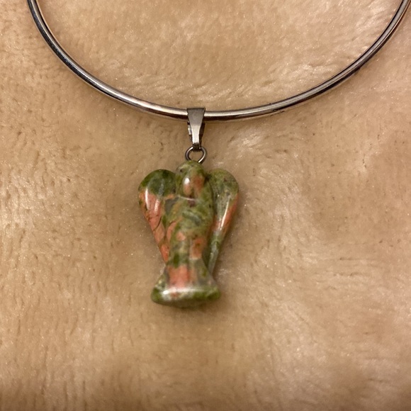 New in box adjustable silver bracelet with angel charm made from stone. - Picture 3 of 3